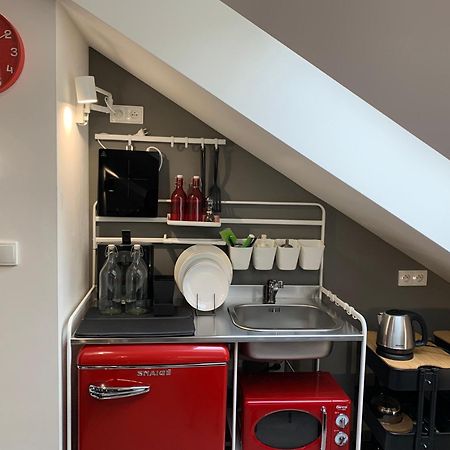 Cozy Friendly Place With Free Parking Prague Ngoại thất bức ảnh