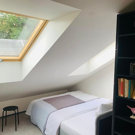 Cozy Friendly Place With Free Parking Prague Ngoại thất bức ảnh