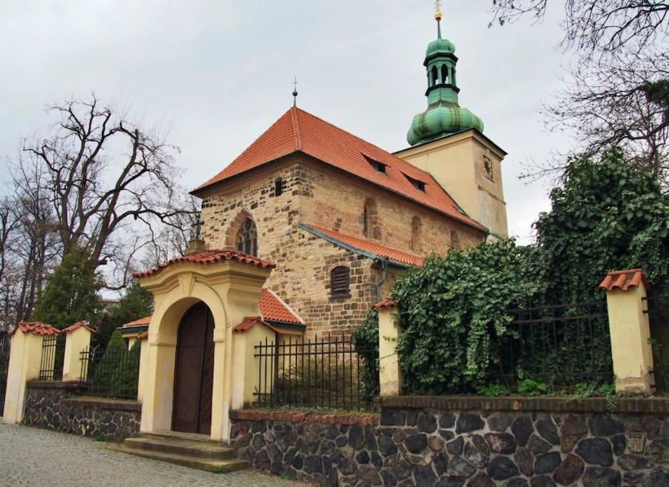 Cozy Friendly Place With Free Parking Prague Ngoại thất bức ảnh