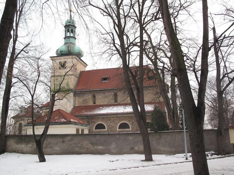 Cozy Friendly Place With Free Parking Prague Ngoại thất bức ảnh