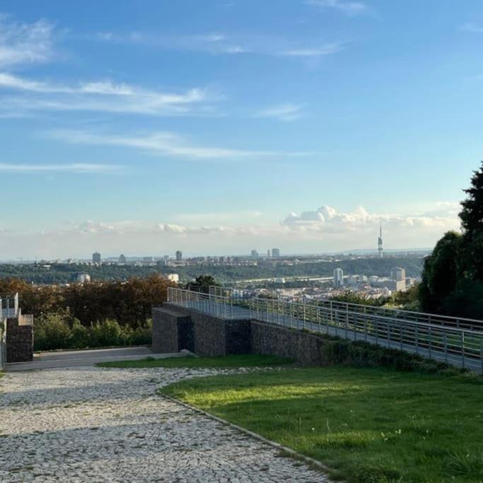 Cozy Friendly Place With Free Parking Prague Ngoại thất bức ảnh