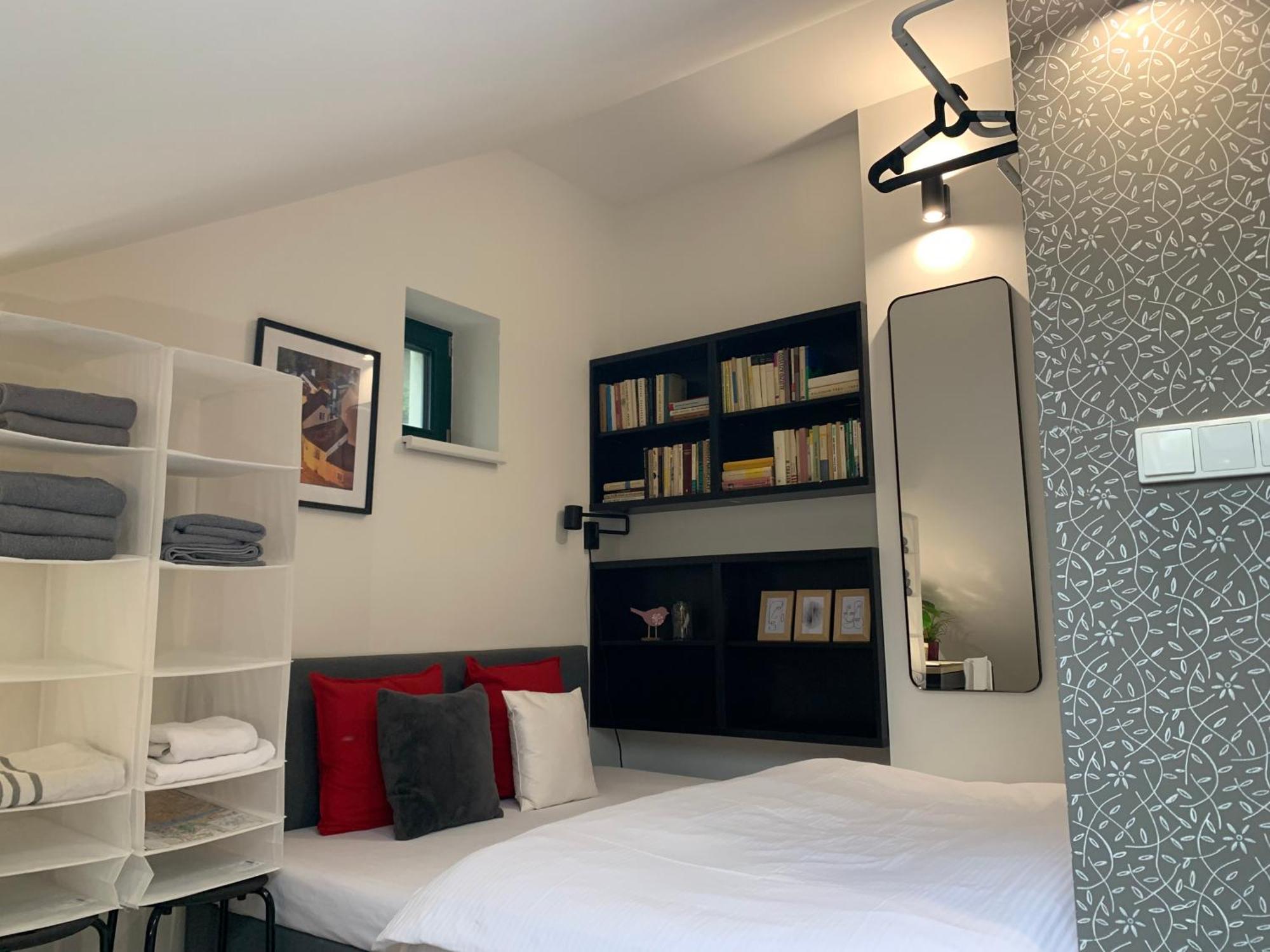 Cozy Friendly Place With Free Parking Prague Ngoại thất bức ảnh